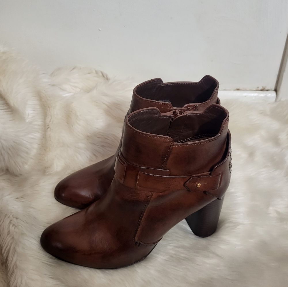 Tory Burch Colton 85MM Bootie Galleon Leather Perfect Brown Style 50902 …